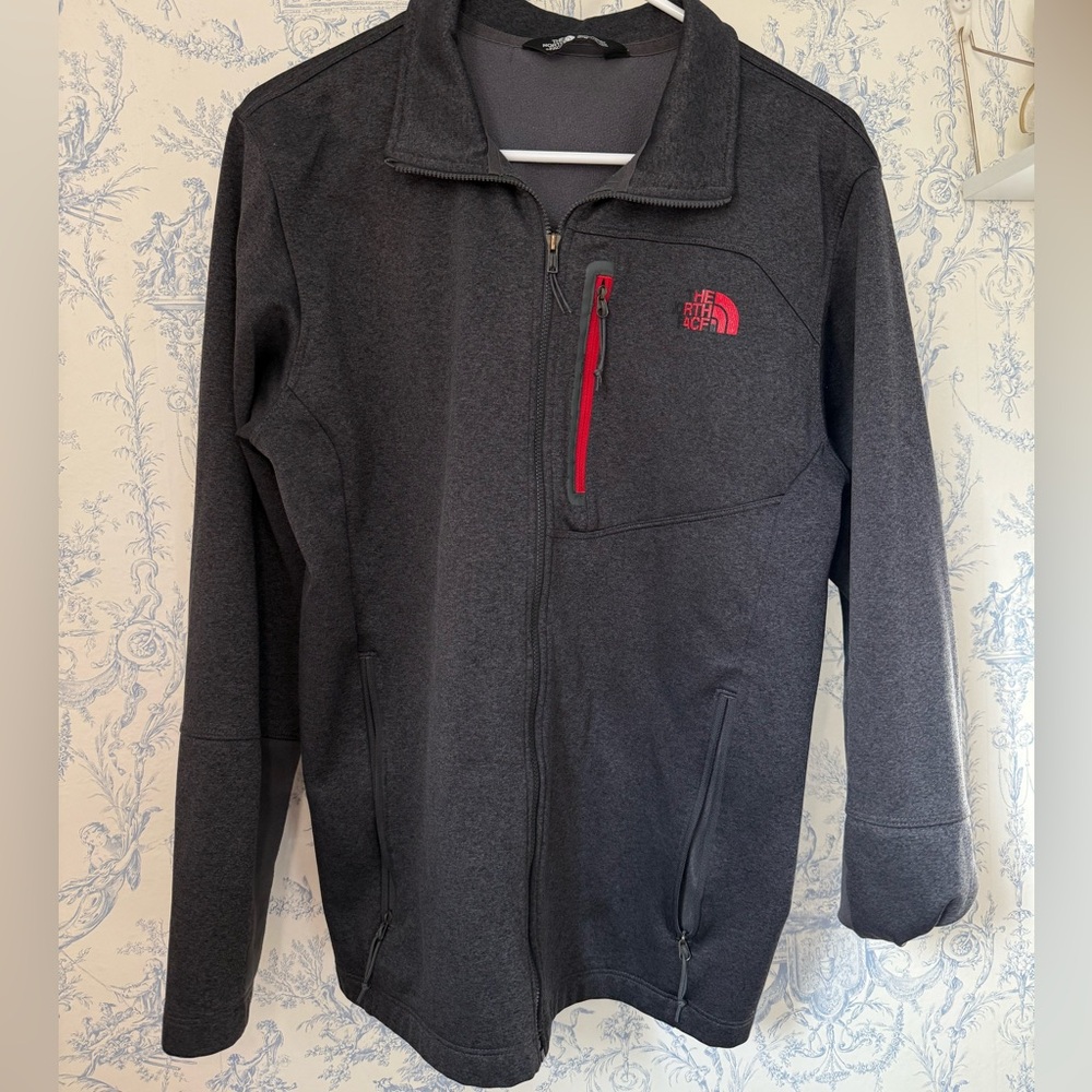 Black north face jacket 
Men’s size medium In